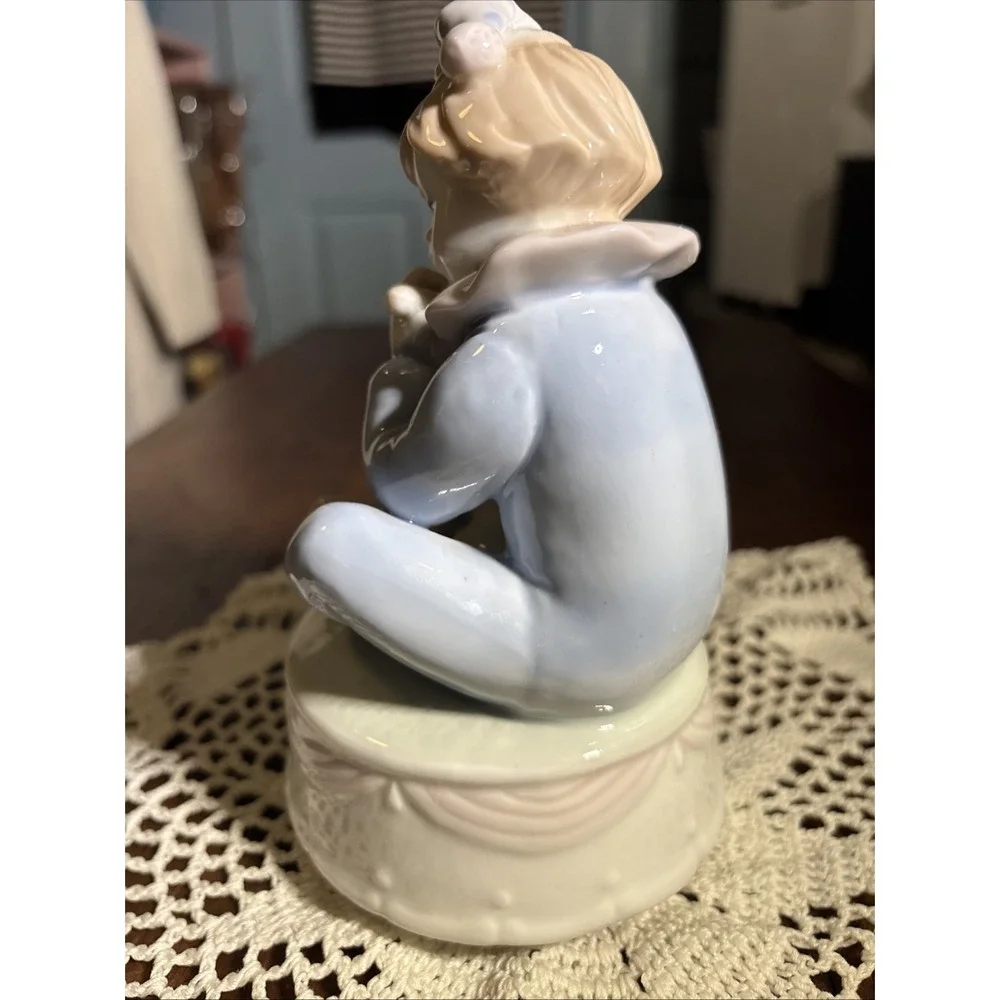 Paul Sebastian Clown Playing‎ Flute with Dog Porcelain Figurine Music Box 7.5